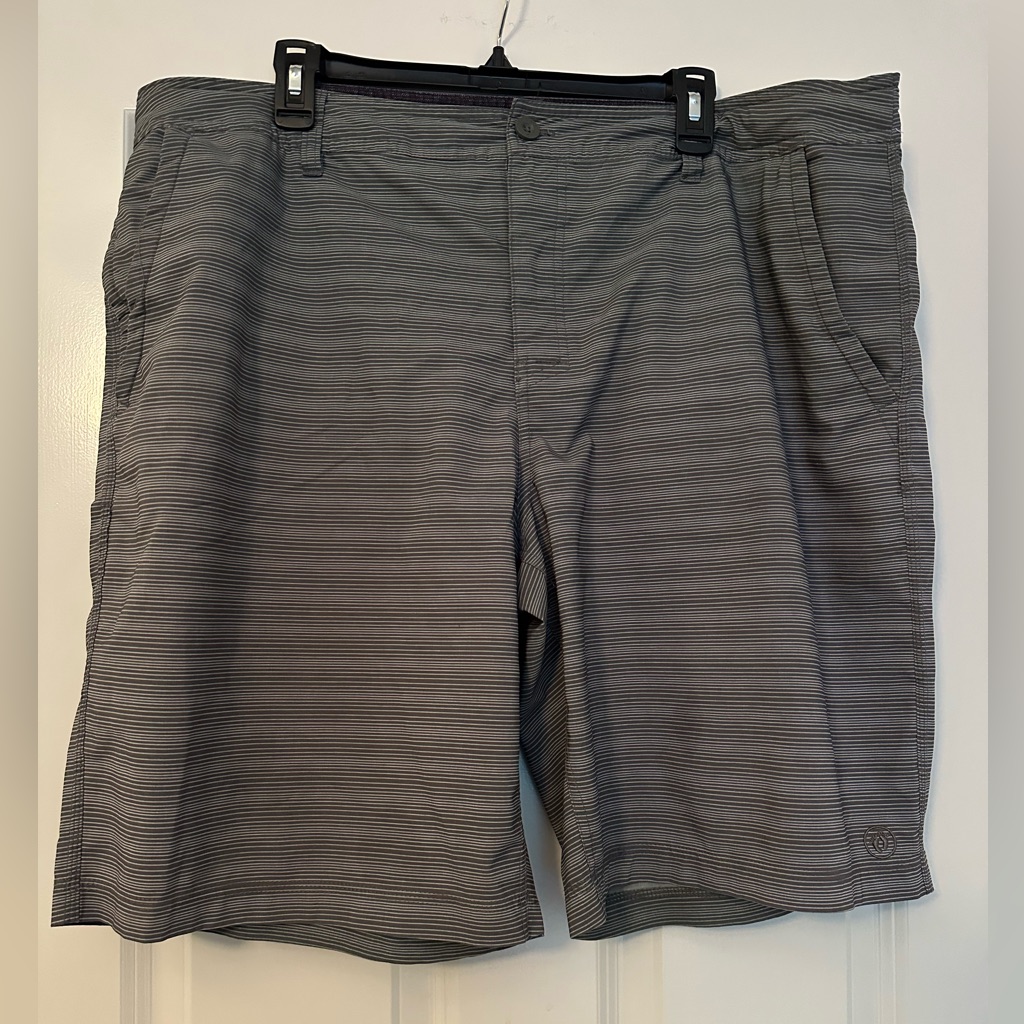 Hang Ten Gray Striped Men's Shorts Size 40